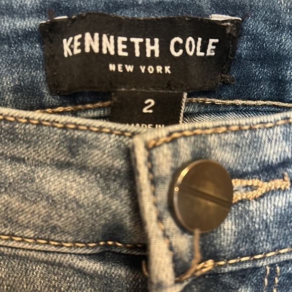 KENNETH COLE Jess Skinny Distressed  Light Wash Mid rise Jeans women’s 2 - Picture 3 of 11